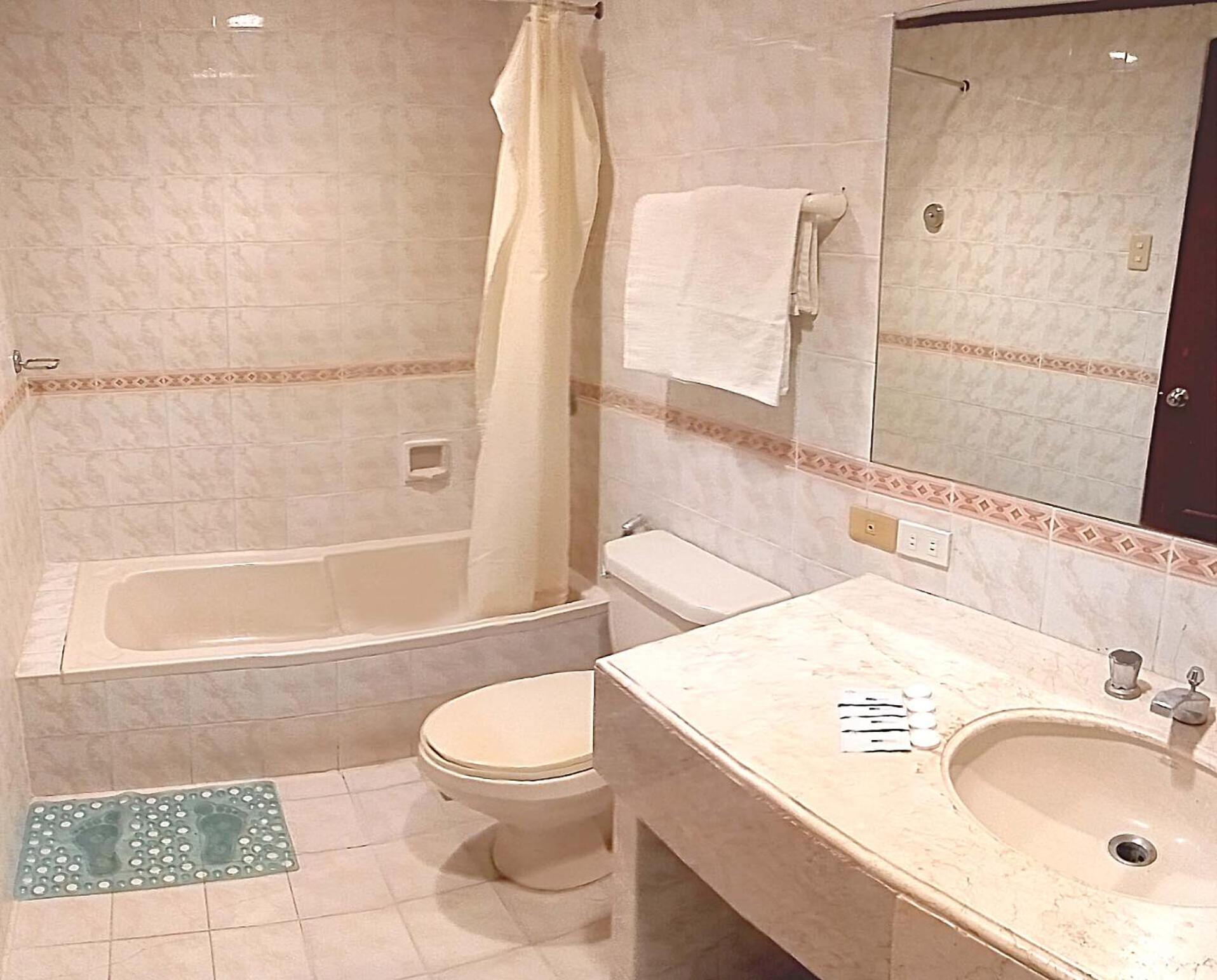 The Humbertos Hotel Davao City Kültér fotó